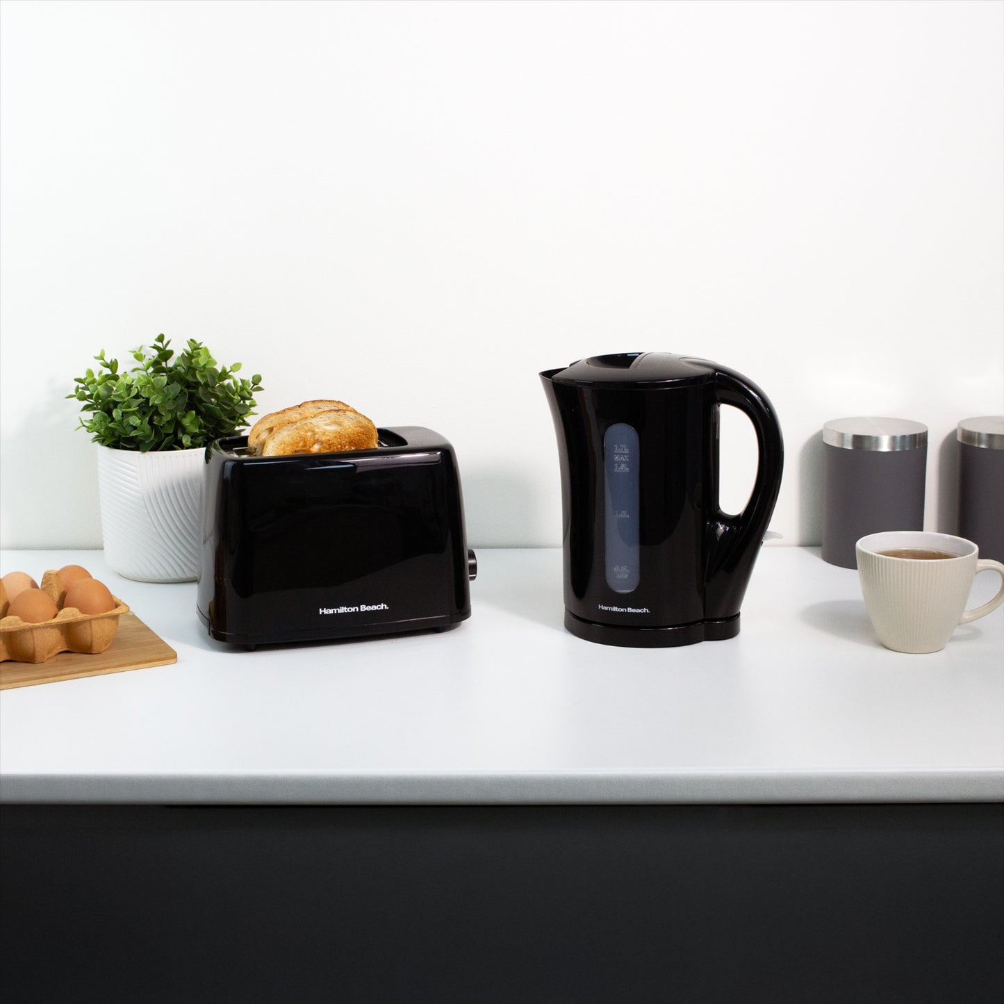 Hamilton Beach Essential 1.7L Black Plastic Kettle