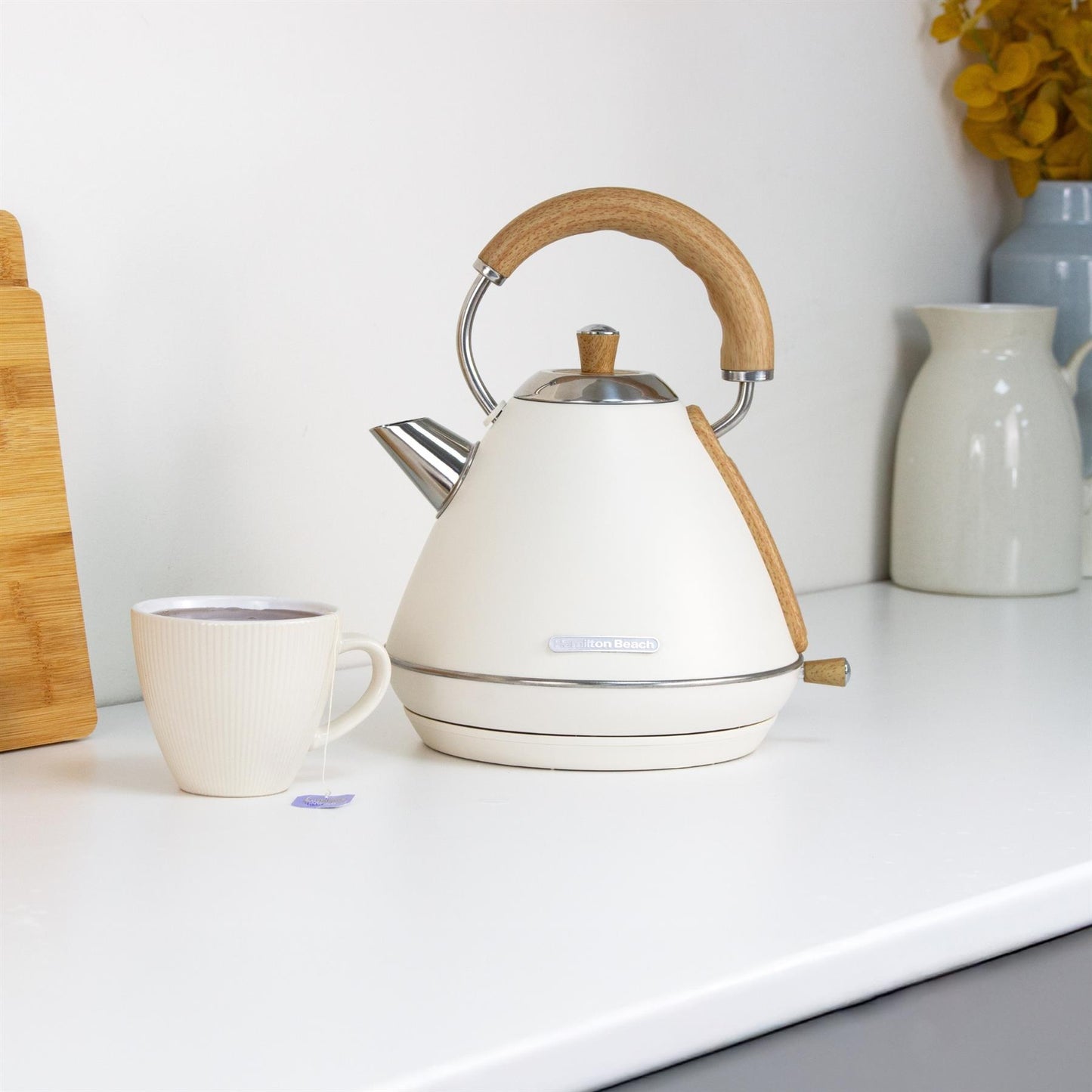 Hamilton Beach Scandi 1.7L Pyramid Kettle Matte Cream with Wood Effect