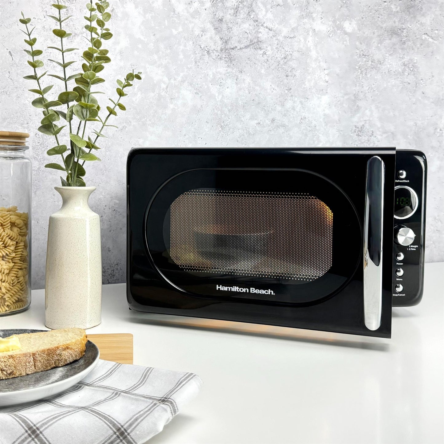 Hamilton Beach 20L Retro Black Microwave