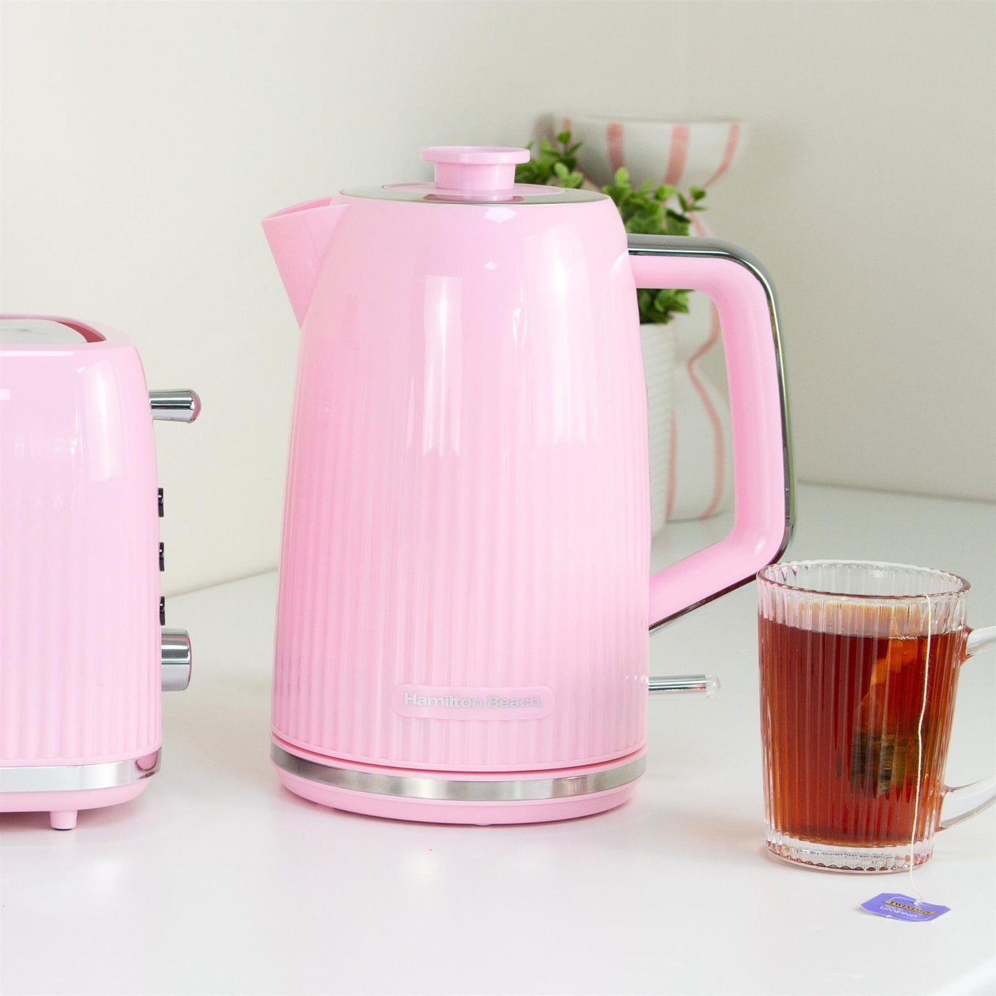 Hamilton Beach Miami 1.7L Kettle Flamingo Pink